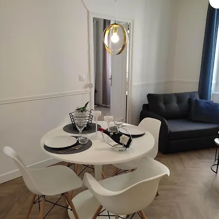 Plein Centre De Avec Balcon شقة *